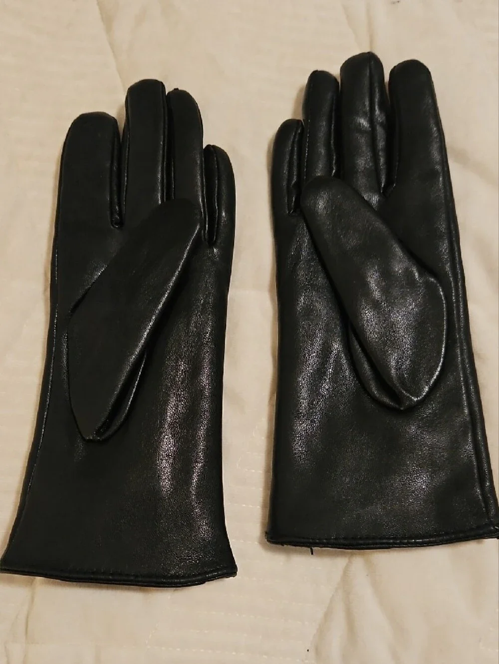 Classic Black  Button-Trim Gloves - Urban Outfitters
